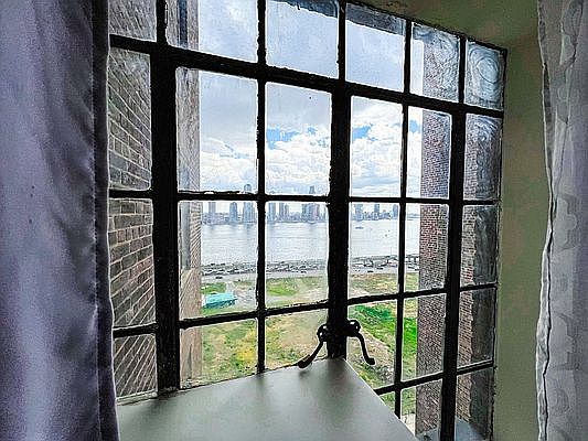2nd image of 5 Tudor City Pl APT 1035