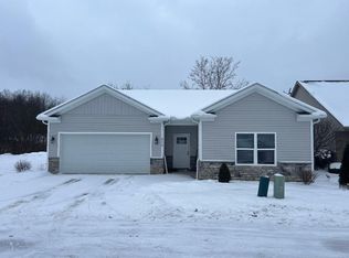 2116 Waterford Pointe Dr, Kent, OH 44240