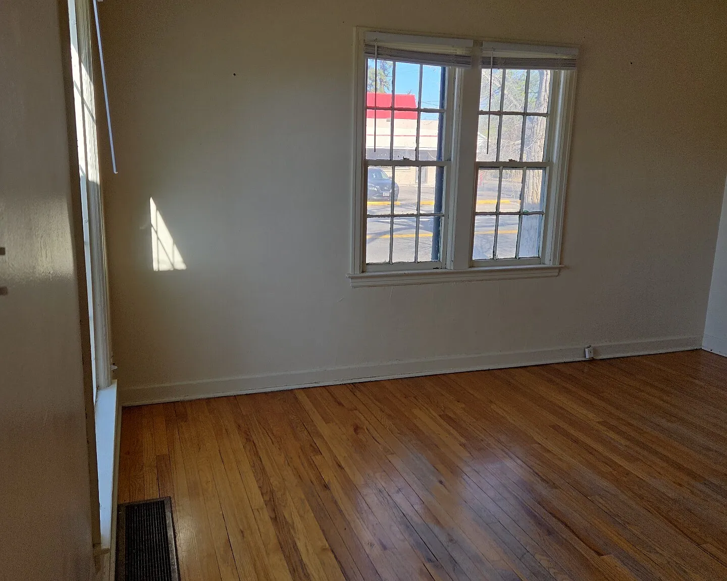 822 W. Pershing Blvd. - UP — Photo 2