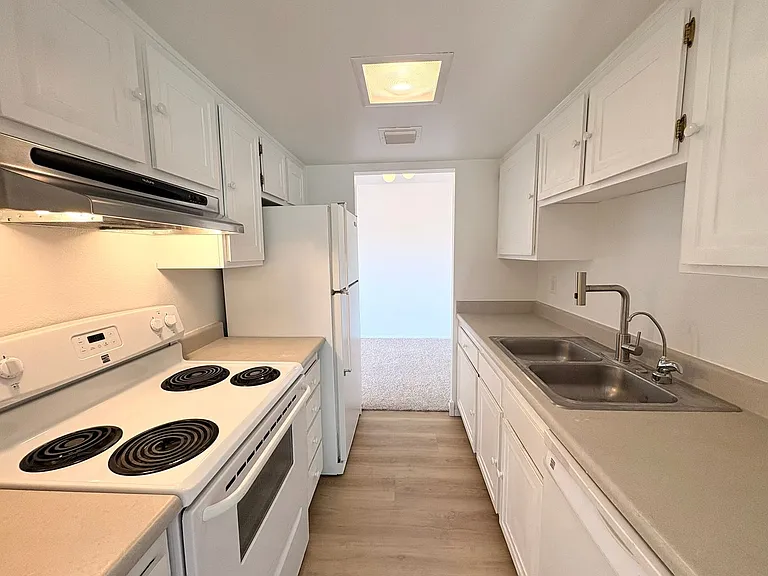 50 Sombart Ln — Photo 19