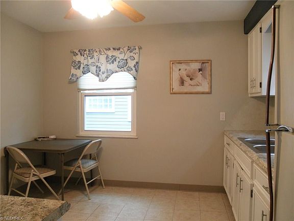 4th image of 3882 W 226th St