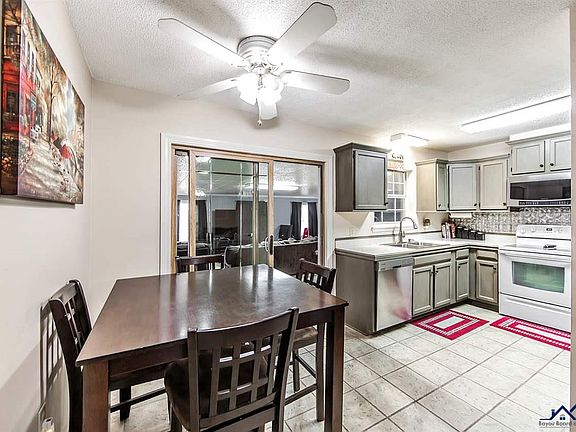 4th image of 1113 W Camellia Dr