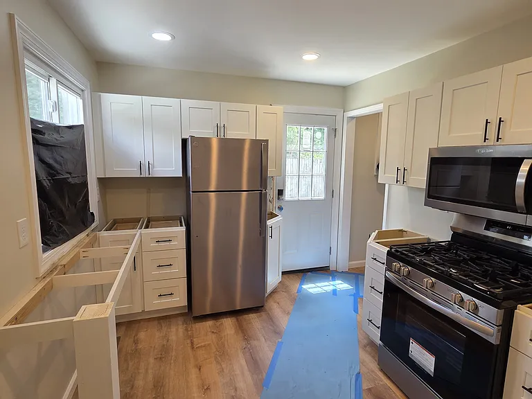 469 Woodlawn Ave — Photo 4