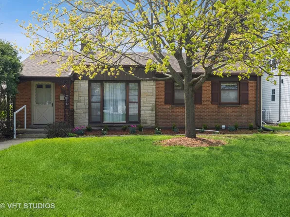 226 Latrobe Ave, Northfield, IL 60093