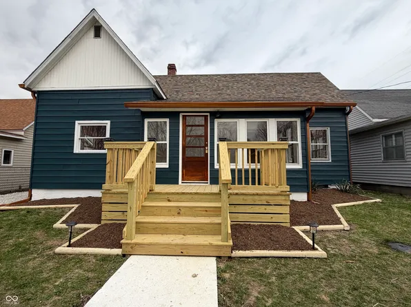 10 W Washington St, Roachdale, IN 46172