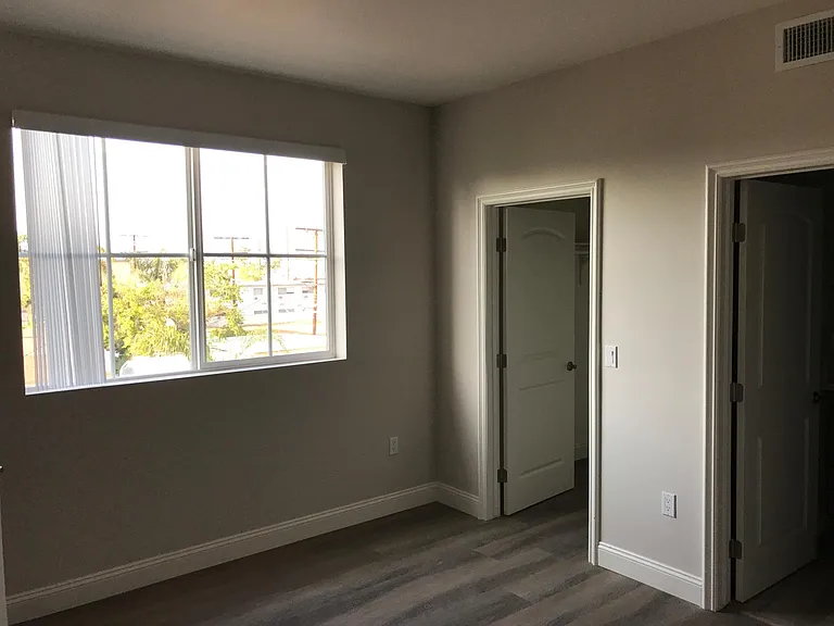 5302 Cleon Ave #102 — Photo 20