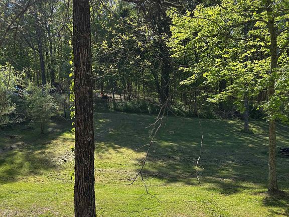 4th image of 2563 Meridian Rd
