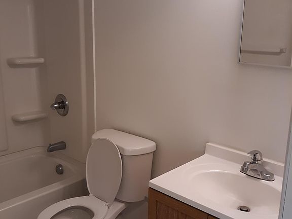 5th image of 1921 Maple Ave APT 1