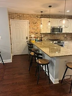 4 bed, 3.0 bath, $3,200 — Photo 2