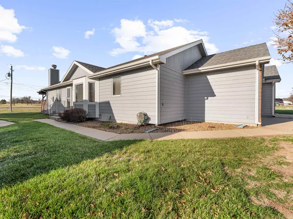 673 Georgetown Rd, Salina, KS 67401