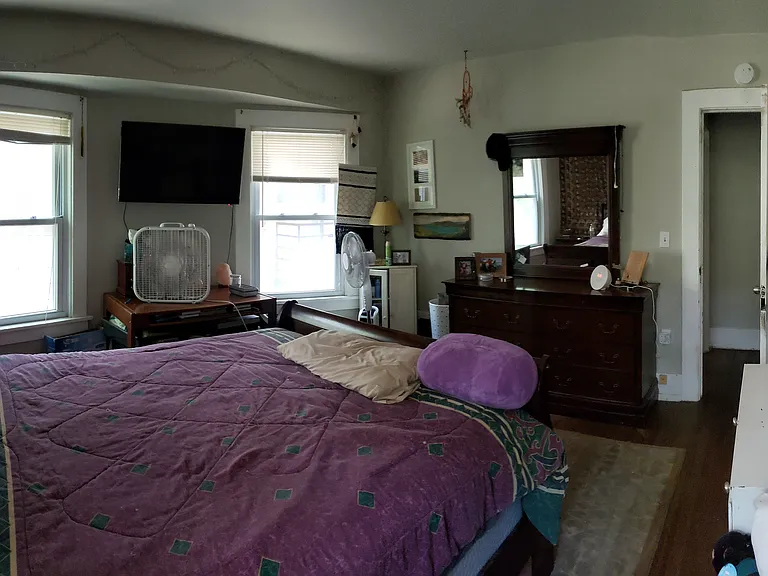 1004 Harvard St — Photo 8
