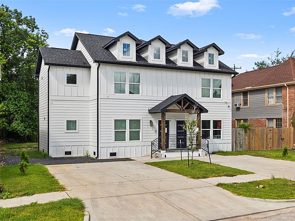 2nd image of 2406 Truxillo St #B