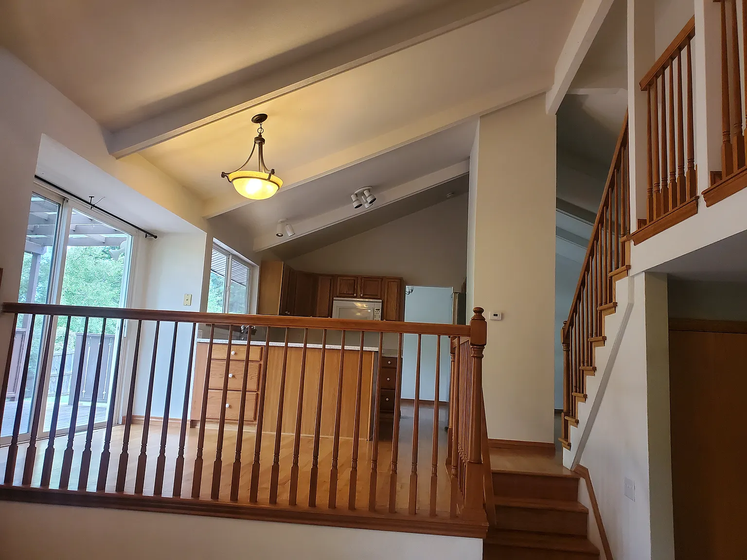 5 bed, 2855 sqft, $3,400 — Photo 3