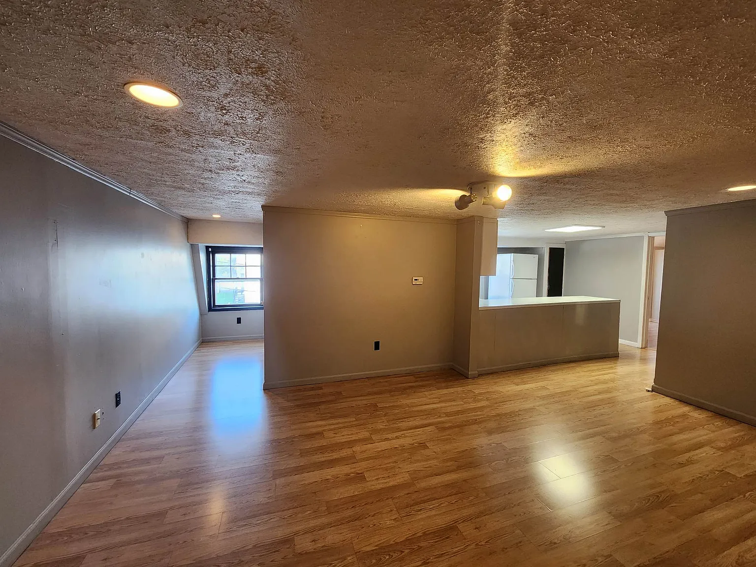 2 bedroom upstairs apartment in Troy — Photo 2