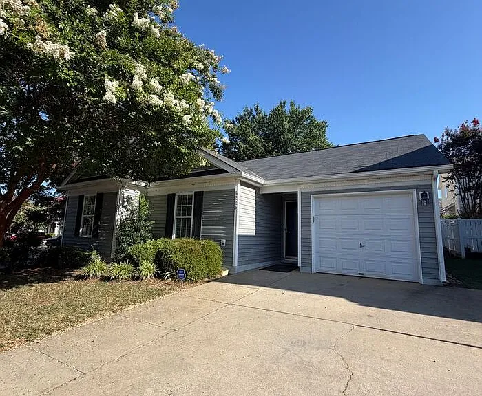 4225 Hogan Ln — Photo 4