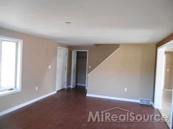 4th image of 3216 Hickory Hill Dr