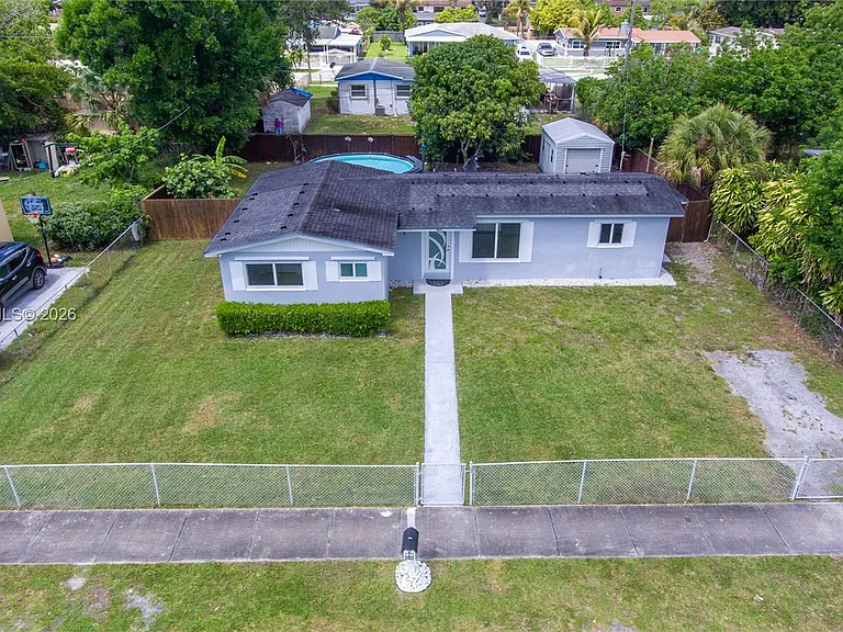 20440 NW 20th Ct — Photo 6