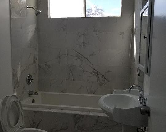 5th image of 4332 W 59th St