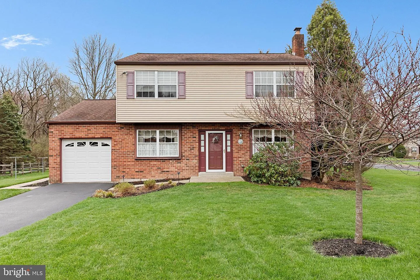1120 Angus Cir photo 1