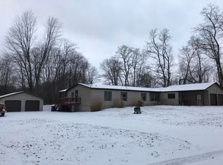 8800 Borden Rd, Jonesville, MI 49250
