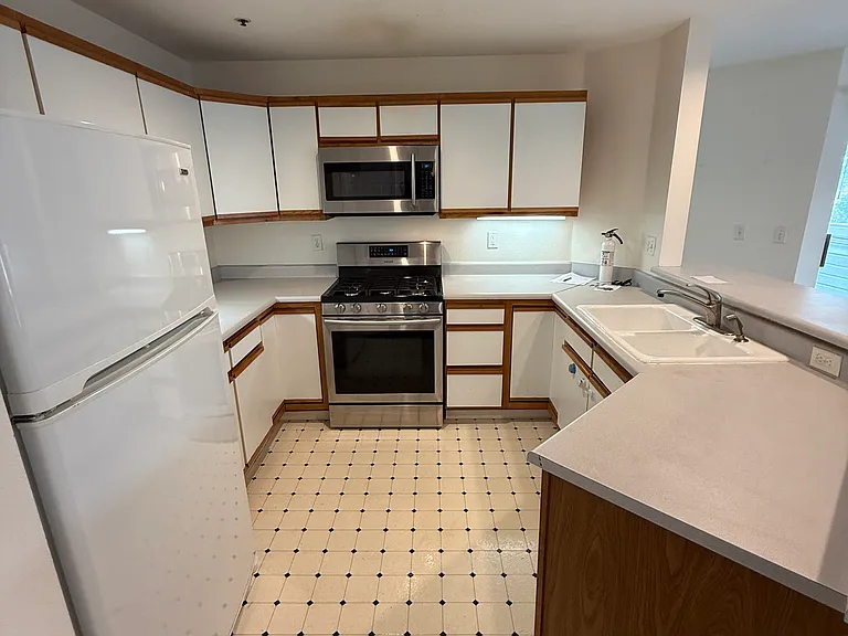 33 S Boulder Cir #301 — Photo 7