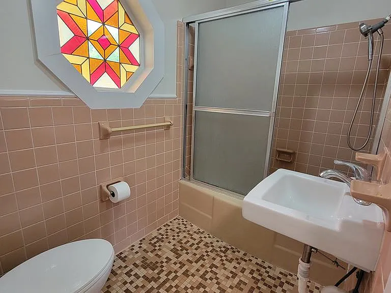 176 Riverside Dr — Photo 15