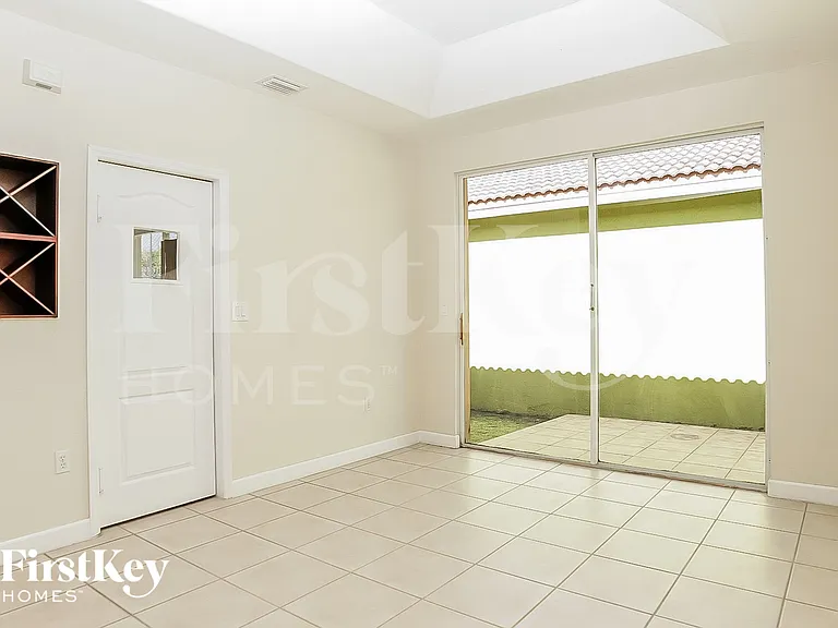 1246 SW 146th Ct — Photo 5