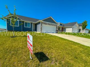 37 NW Pike Cir, Waukee, IA 50263