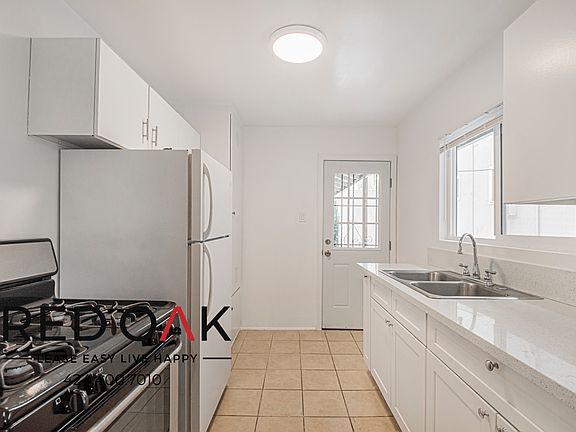 2nd image of 238 Fair Oaks Ave #I
