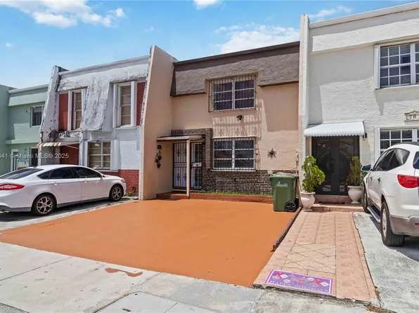 765 W 80th St, Hialeah, FL 33014