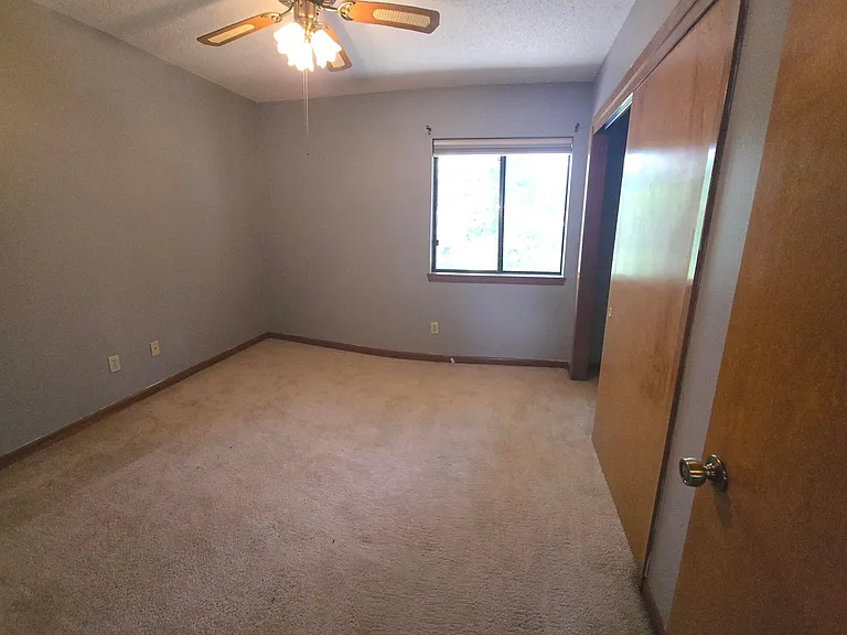 3929 Balsam Dr — Photo 35