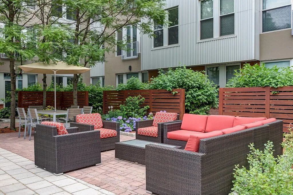 Mezzo Design Lofts — Photo 4