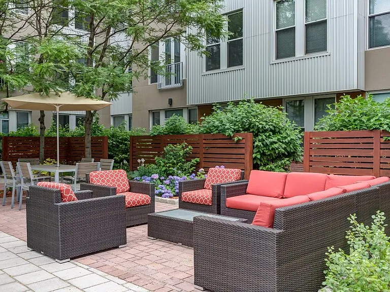 Mezzo Design Lofts — Photo 4