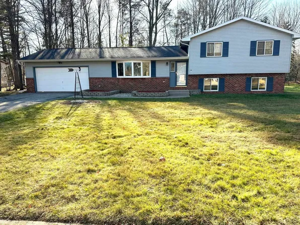 707 McCagg St, Peshtigo, WI 54157