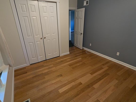 5th image of 848 W Bluff St