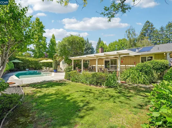 340 Donald Dr, Moraga, CA 94556