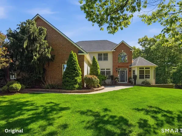 90 Baldwin Circle, Southington, CT 06489