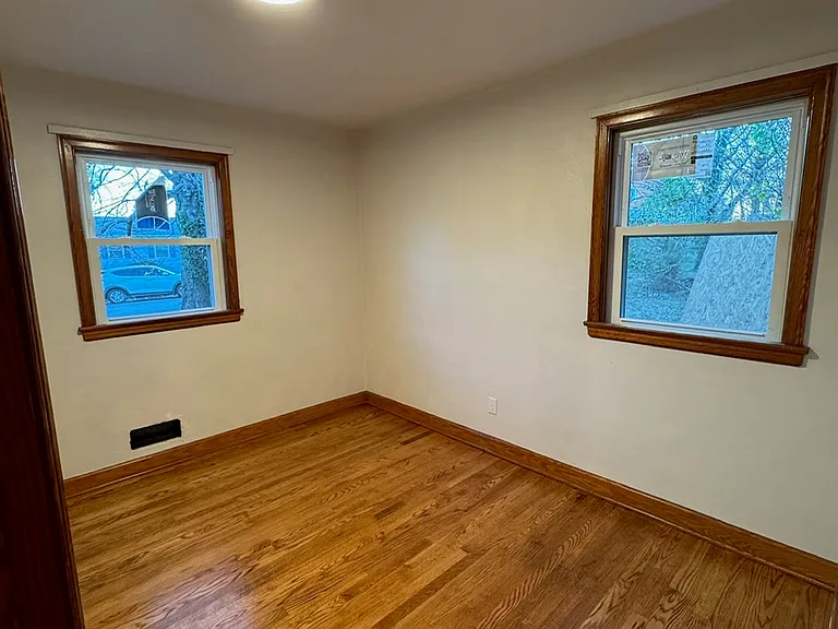 707 Crystal Dr — Photo 11