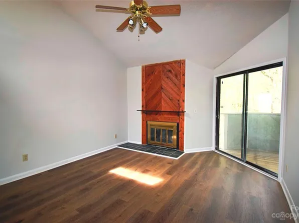 4425 Sharon Chase Dr, Charlotte, NC