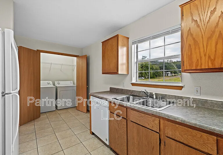 858 S Curtis Ave #1 — Photo 7