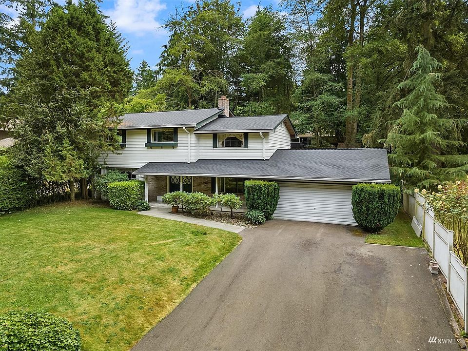 1st image of 4215 NE 205th St