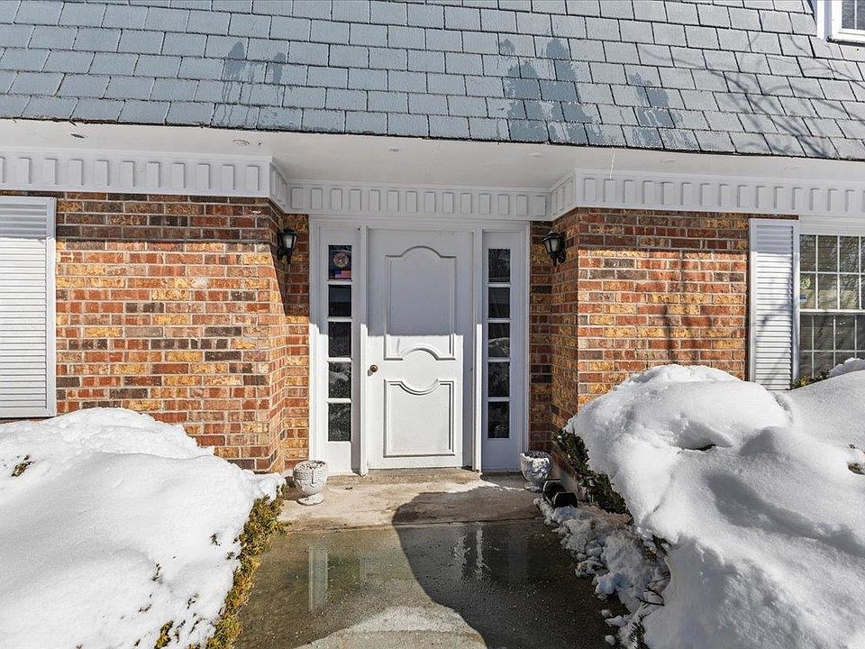 1st image of 125 Kennedy Drive #3
