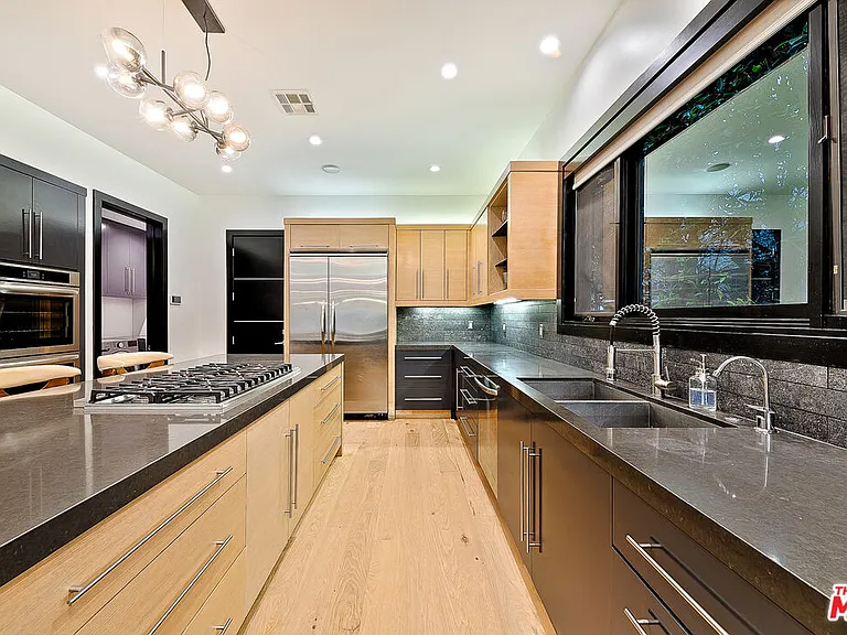 419 N Edinburgh Ave — Photo 16