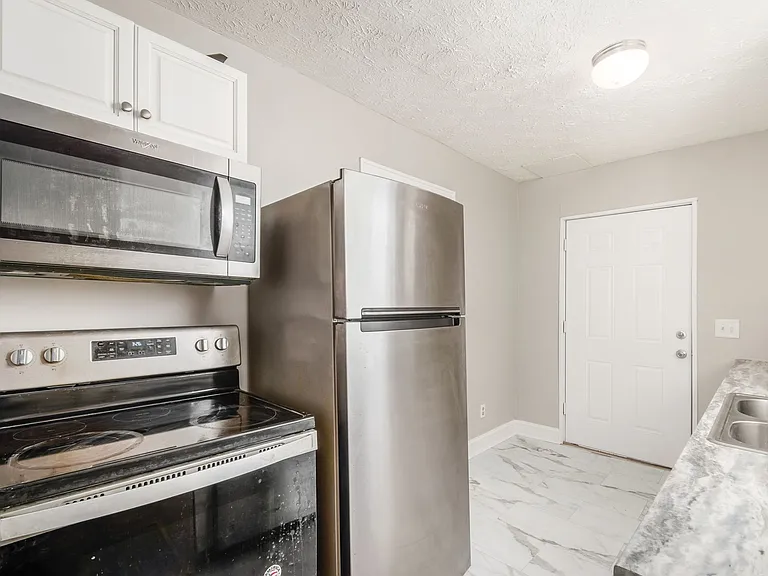 68 W Park Ave — Photo 14