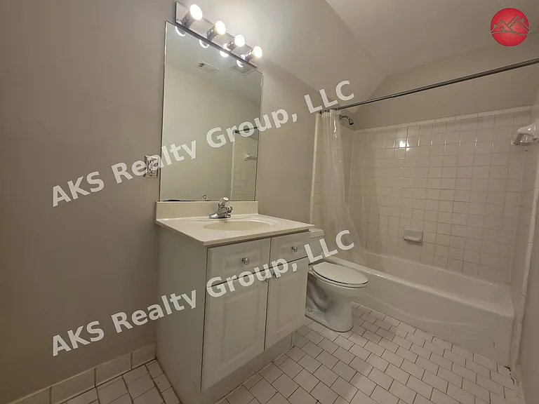 5004 Melrose Way — Photo 13