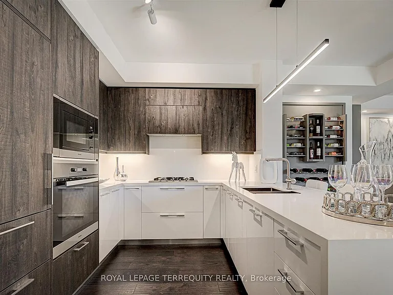 3 Southvale Dr #401 — Photo 11