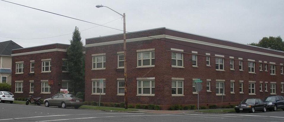 1st image of 511 W Evergreen Blvd