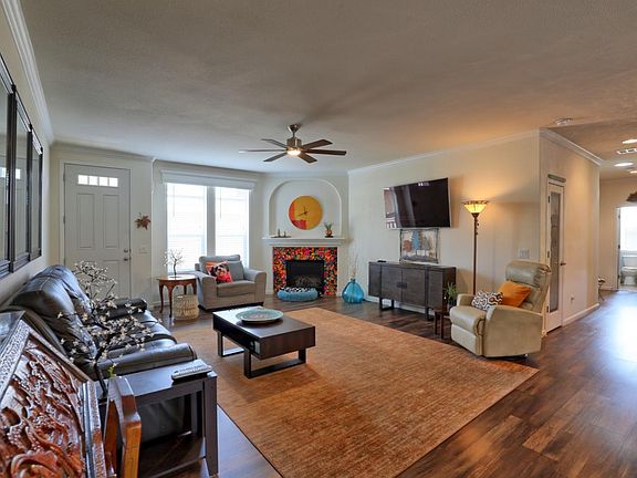 2nd image of 278 Summer Cir #278