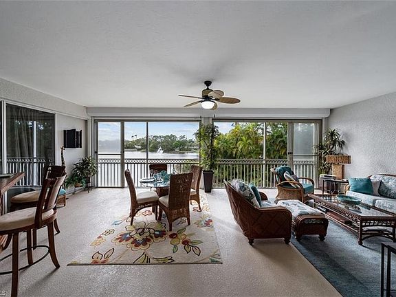 4th image of 720 Waterford Dr Unit 202