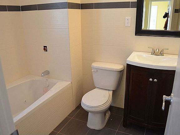 3rd image of 10019 200th St